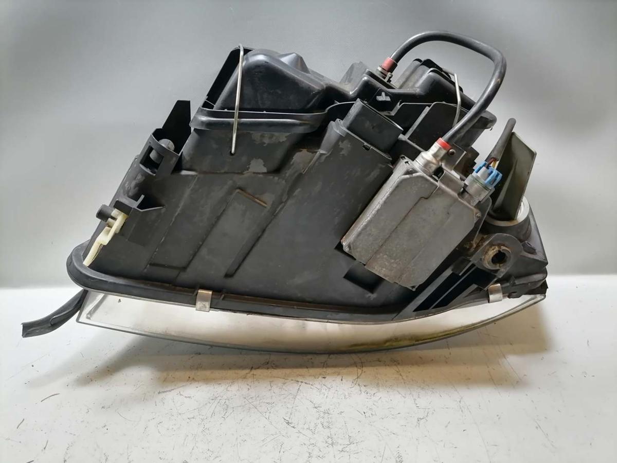 Audi A6 4B Bj.2004 original Xenonscheinwerfer vorn rechts